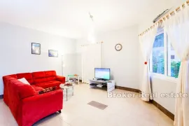 Apartmanska kuća prvi red do mora, Korčula, Дом