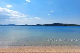 Prekrasna kamena kuća u prvom redu do mora, Šibenik, Kuća