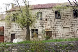 Stara kamena kuća za renoviranje, na prodaju, Omiš, Maison