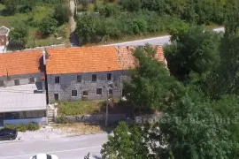 Stara kamena kuća za renoviranje, na prodaju, Omiš, Maison