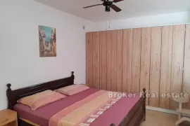 Apartmanska kuća s pogledom na more, Pag, Σπίτι