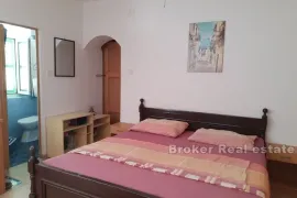 Apartmanska kuća s pogledom na more, Pag, Σπίτι