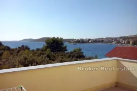 Kuća drugi red od mora, Šibenik, Σπίτι