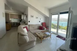 Dvosoban penthouse stan s pogledom na more, Trogir, Flat