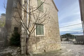 Stara kamena kuća sa otvorenim pogledom na more, Omiš, Haus