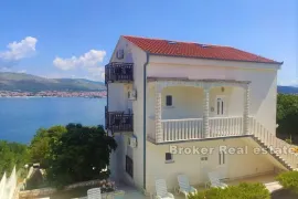 Apartmanska kuća s pogledom na more, Trogir, Casa