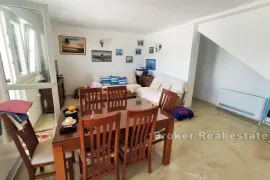 Kuća u prvom redu do mora, Šibenik, Casa