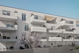 Stanovi u izgradnji s pogledom na more, Trogir, Appartement