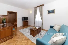 Hotel u prvom redu do mora, Murter, Famiglia