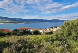 Građevinsko zemljište s pogledom na more, Trogir, Земля