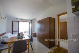 Apartmanska kuća s otvorenim pogledom na more, Omiš, Casa