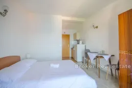 Apartmanska kuća s otvorenim pogledom na more, Omiš, Casa