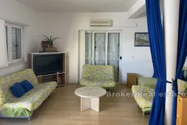 Apartmanska kuća s bazenom, drugi red od mora, Trogir, Casa