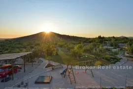 Luksuzna kamena vila s bazenom, Šibenik, Casa