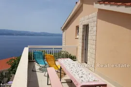 Apartmanska kuća s otvorenim pogledom na more, Omiš, بيت