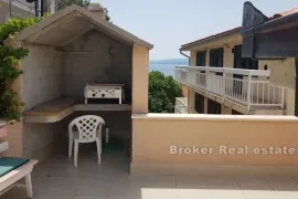 Apartmanska kuća s otvorenim pogledom na more, Omiš, بيت