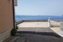 Apartmanska kuća s otvorenim pogledom na more, Omiš, بيت