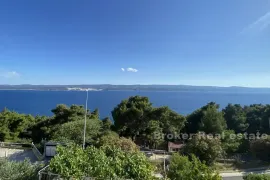 Apartmanska kuća s otvorenim pogledom na more, Omiš, Famiglia