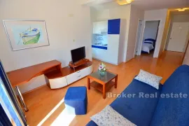 Apartmanska kuća prvi red do mora, Makarska, Maison