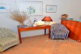 Apartmanska kuća prvi red do mora, Makarska, Maison