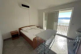 Apartmanska kuća s pogledom na more, Omiš, Ev