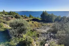 Građevinsko zemljište u drugome redu do mora, Hvar, Земля