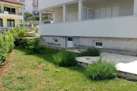 Vila od 280m2 na parceli od 521m2, na prodaju, Trogir, بيت