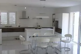 Vila od 280m2 na parceli od 521m2, na prodaju, Trogir, بيت