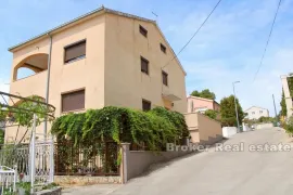 Apartmanska kuća s pogledom na more, Trogir, Maison