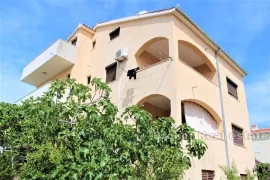 Apartmanska kuća s pogledom na more, Trogir, Maison