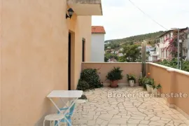 Apartmanska kuća s pogledom na more, Trogir, Maison