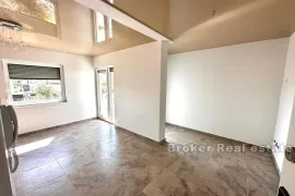 Moderni stanovi u novogradnji, Trogir, Appartement