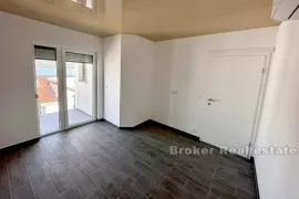 Moderni stanovi u novogradnji, Trogir, Appartement