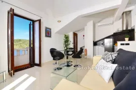 Apartmanska kuća sa bazenom, Rogoznica, Casa