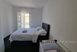 Apartmanska kuća blizu mora, Hvar, Дом