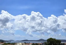 Moderne vile s pogledom na more, Lanišće, بيت