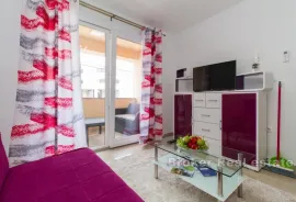 Predivna apartmanska kuća smještena u centru, Lanišće, Casa