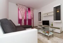 Predivna apartmanska kuća smještena u centru, Lanišće, Casa