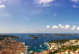 Atraktivno građevinsko zemljište prvi red do mora, Hvar, Terrain