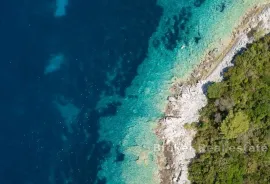 Atraktivno građevinsko zemljište prvi red do mora, Hvar, Terrain