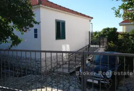 Obiteljska kuća u blizini mora, Trogir, بيت