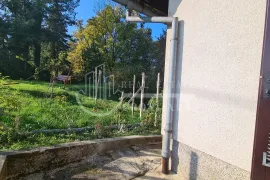 Prodaja, Samobor, kuća na Jelenščaku sa garažom i voćnjak, Samobor, Casa