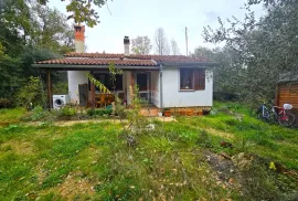 Rovinj,Madona di campo,kućica 61m2 na 3110m2 okućnice, Rovinj, Дом