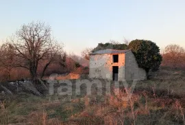 KAMENE KUĆE NA IZNIMNO MIRNOJ I ATRAKTIVNOJ LOKACIJI, Barban, Haus