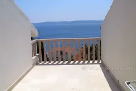 Samostojeća kuća s vrtom, na prodaju, Trogir, Maison