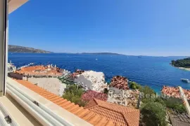 Kuća s otvorenim pogledom na more, Trogir, بيت