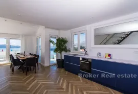 Luksuzan penthouse s pogledom na more, Trogir, Kвартира