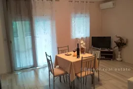 Apartmanska kuća s pogledom na more, prodaja, Rogoznica, Дом