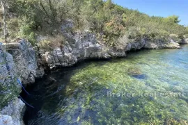 Poljoprivredno zemljište prvi red do mora, Šibenik, Terrain