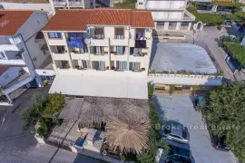 Hotel s restoranom i pogledom na more, na prodaju, Omiš, Gewerbeimmobilie